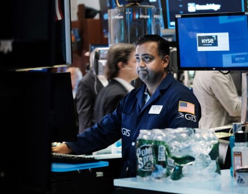 Лошите вести за вработувањата во САД го нарушуваат мирот на Волстрит