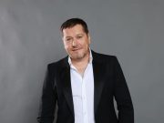 „ЖИВЕЕВ ВО ДОМ, БЕШЕ ЗАПАДНАТ И ЛАДЕН“ Ацо Пејовиќ ја напуштил куќата на своите родители на 14 години: Тоа беше болен период