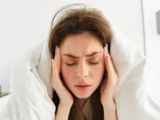 Дали често се будите со главоболка? Ова можат да бидат причините