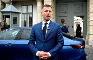 Никој не ужива во изборната победа како Петер Маѓар: Со еден статус истури сол на раната на Виктор Орбан
