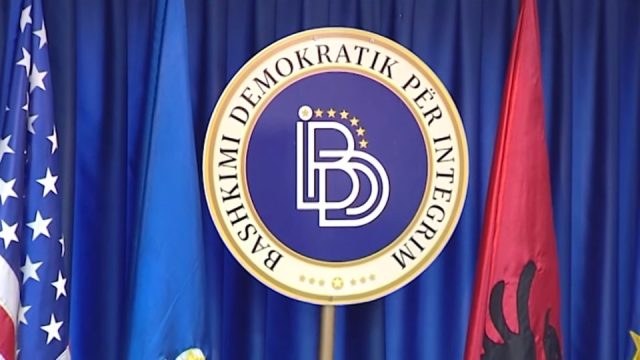 dui-poltiichka-kriza-uceni-zakonot-za-jazici-ustavniot-sud-2