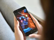 Доцни производството на преклопниот iPhone, но се уште се планира премиера наесен